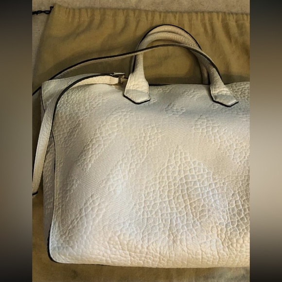 Burberry Dewsbury Check Embossed Tote White Ivory - Picture 9 of 16